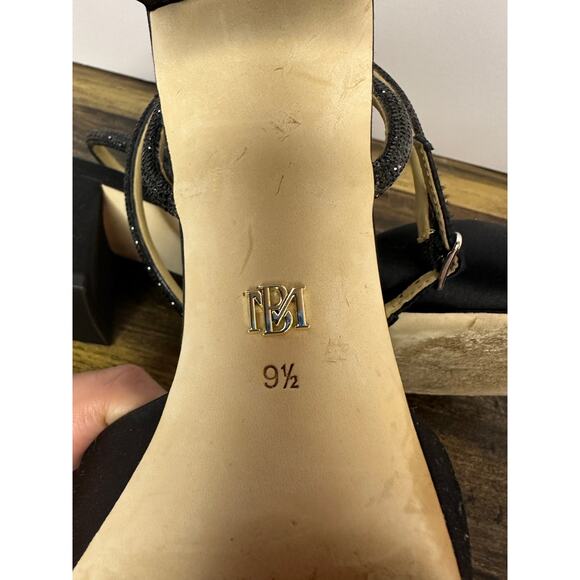 Badgley Mischka Infinity Embellished Mid Block Heel Sandals Black Satin Sz 9.5 - Picture 9 of 9